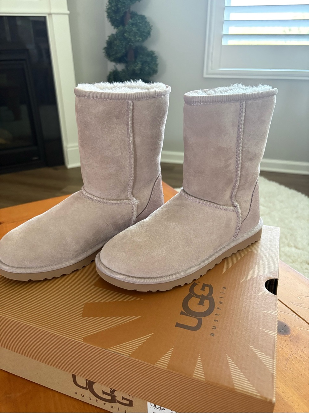 Ugg Classic Short Women’s Boot, Size 6, Dusty Orchid, Brand New